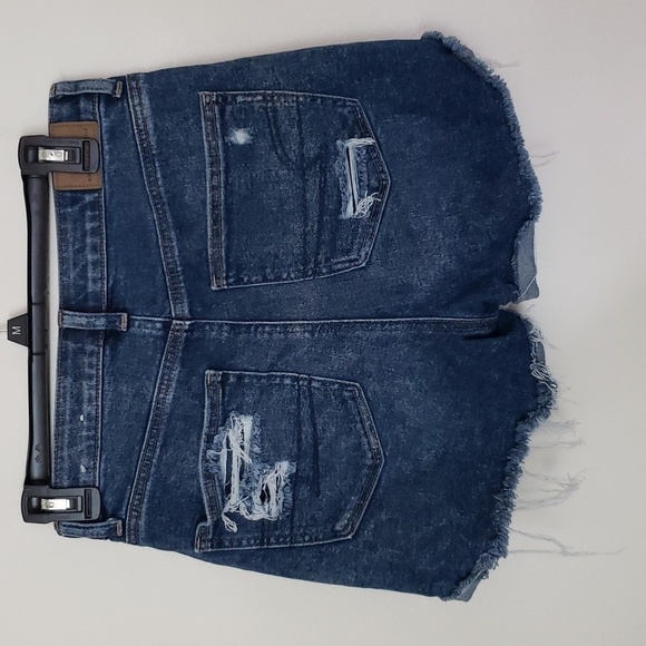 American eagle distressed dark wash mom shorts, high rise, women's size 6 - Picture 5 of 8